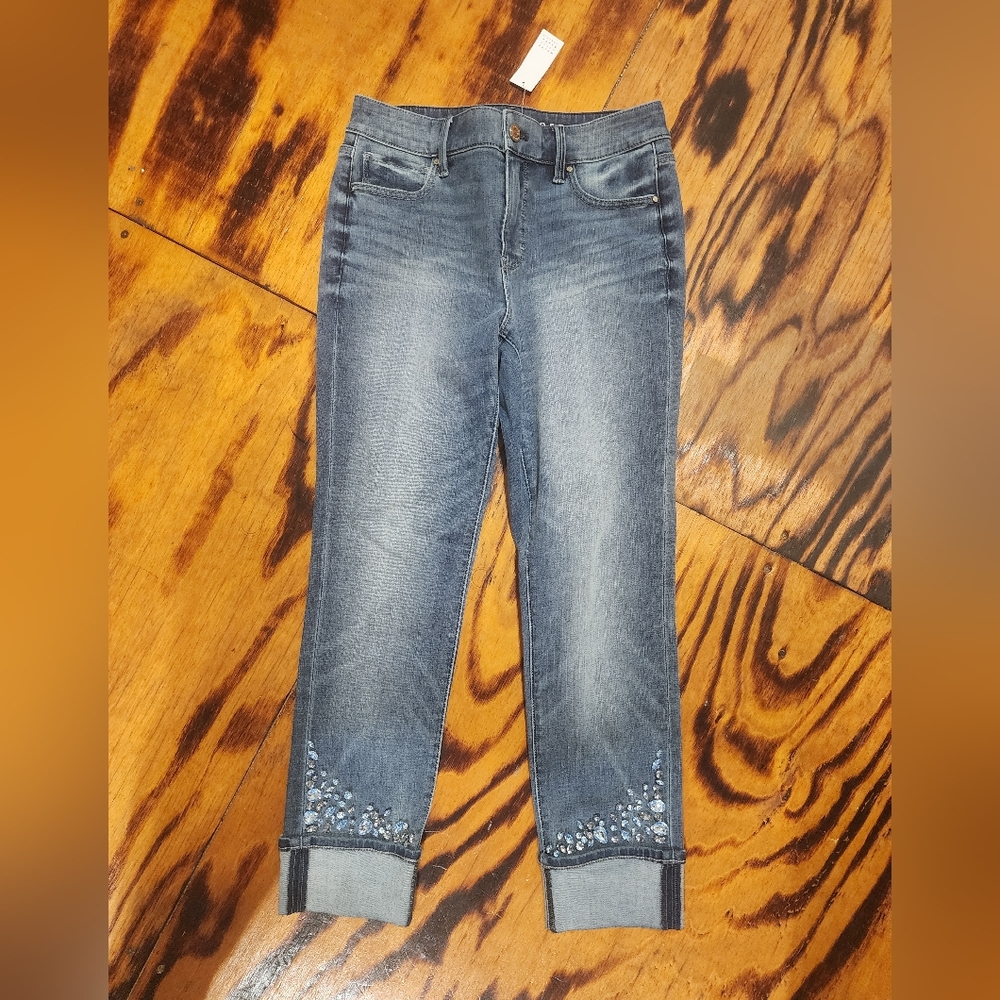 NWT White House Black Market Everyday Soft Crop Embellished Jean 6P - Picture 2 of 7